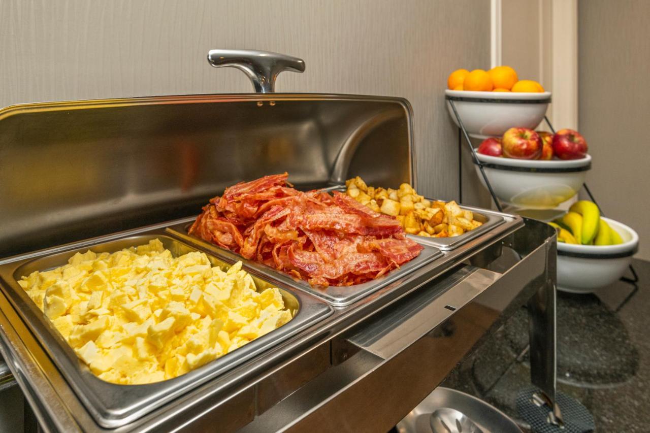 Comfort Inn West Оттава Екстер'єр фото