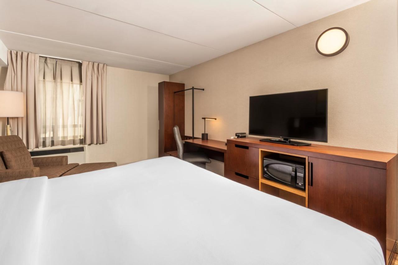 Comfort Inn West Оттава Екстер'єр фото