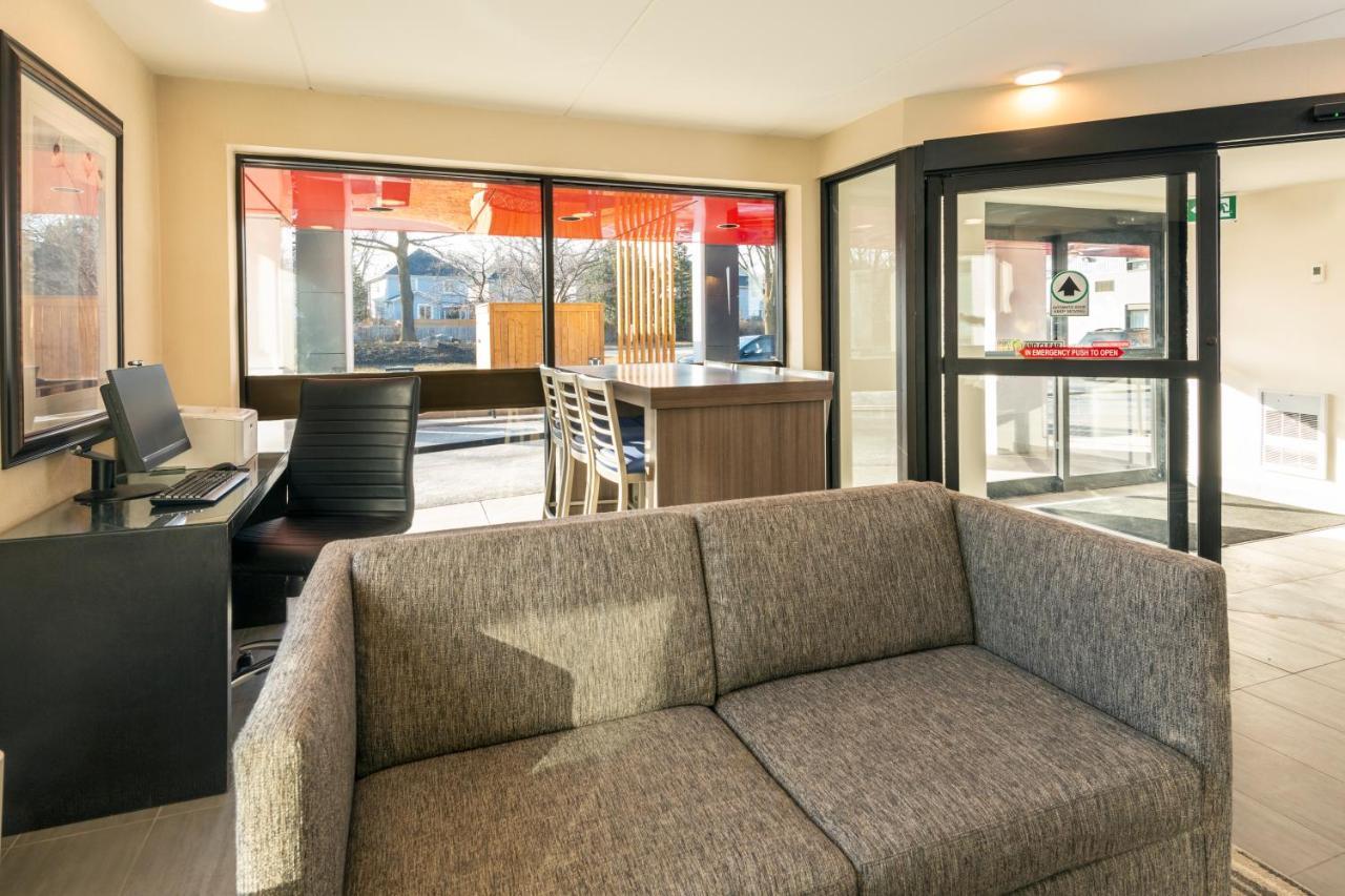 Comfort Inn West Оттава Екстер'єр фото