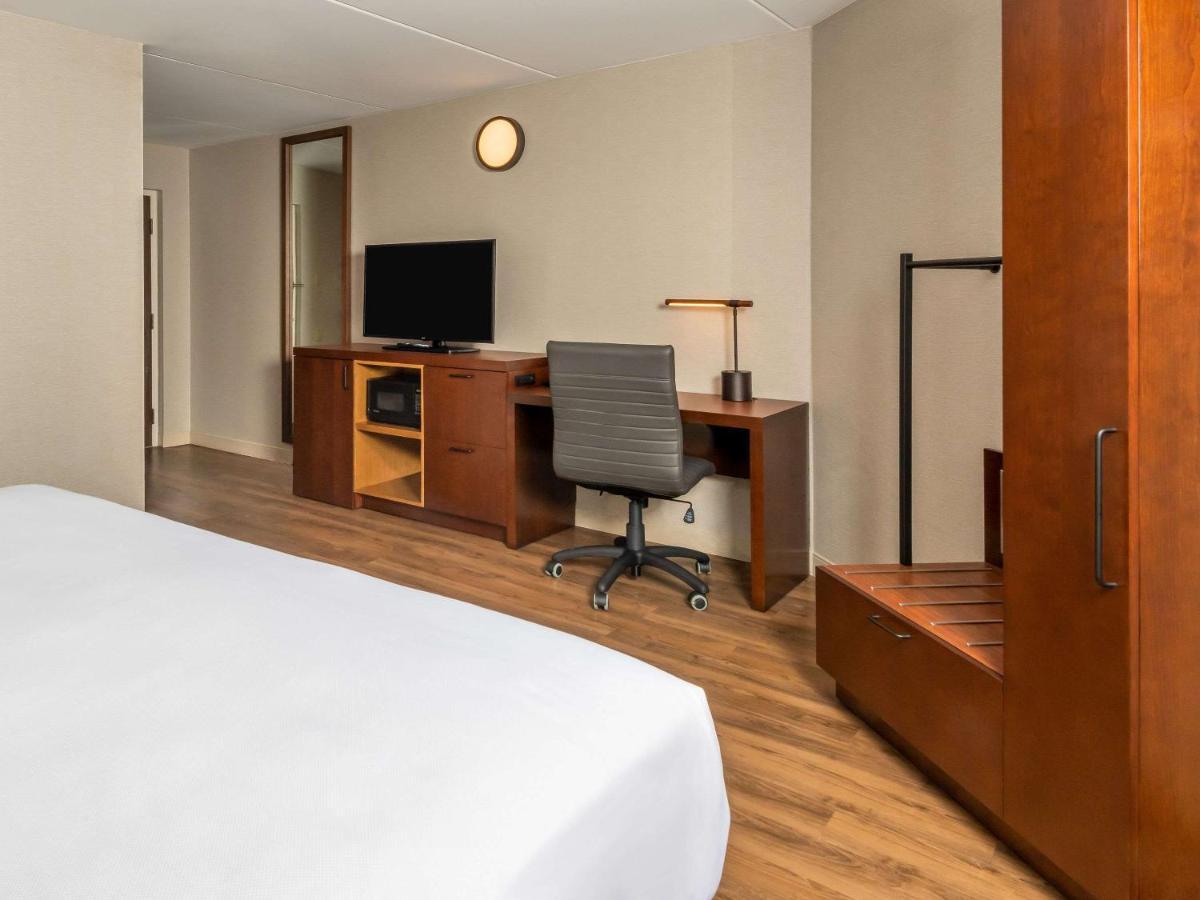 Comfort Inn West Оттава Екстер'єр фото