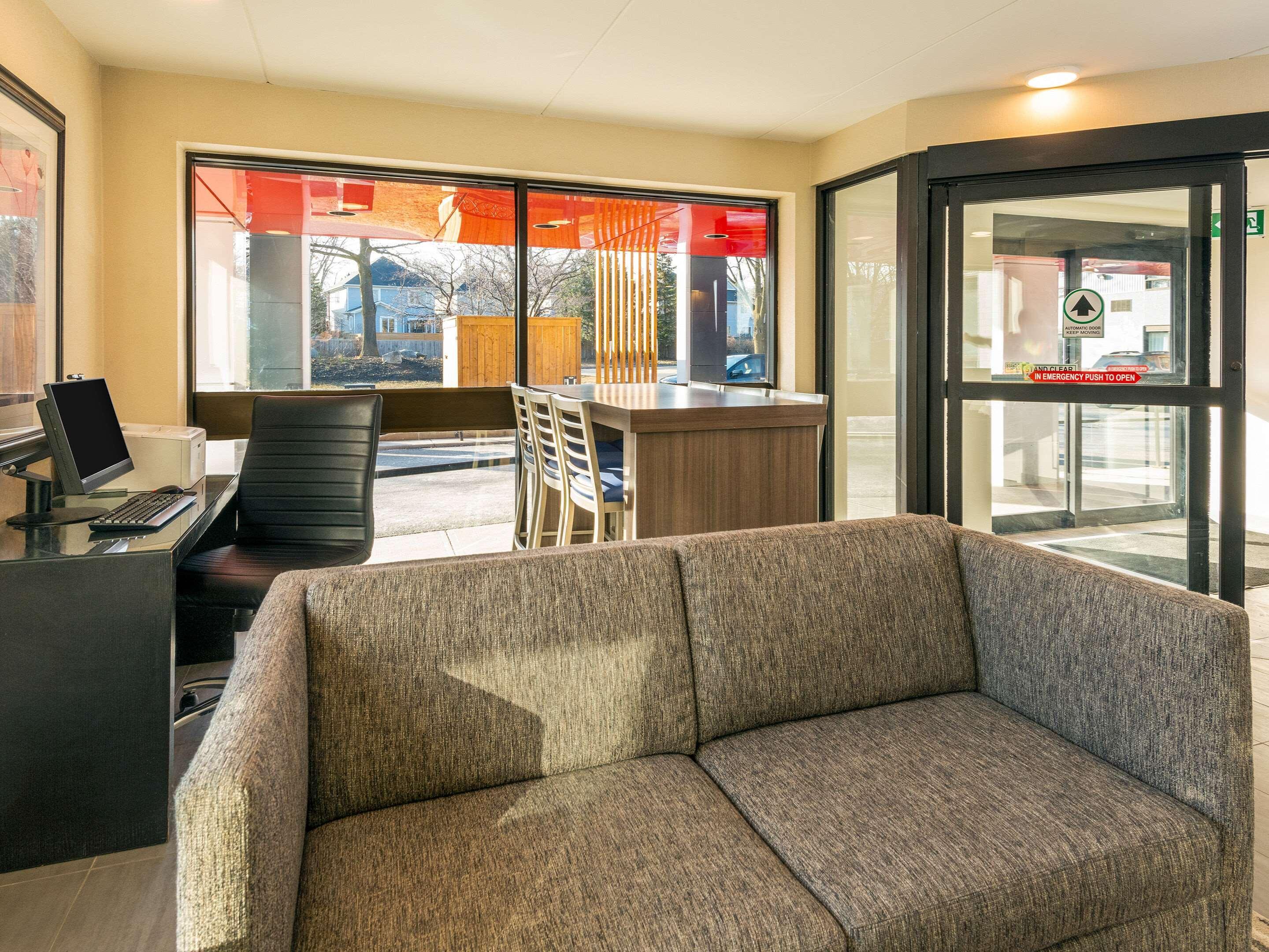 Comfort Inn West Оттава Екстер'єр фото