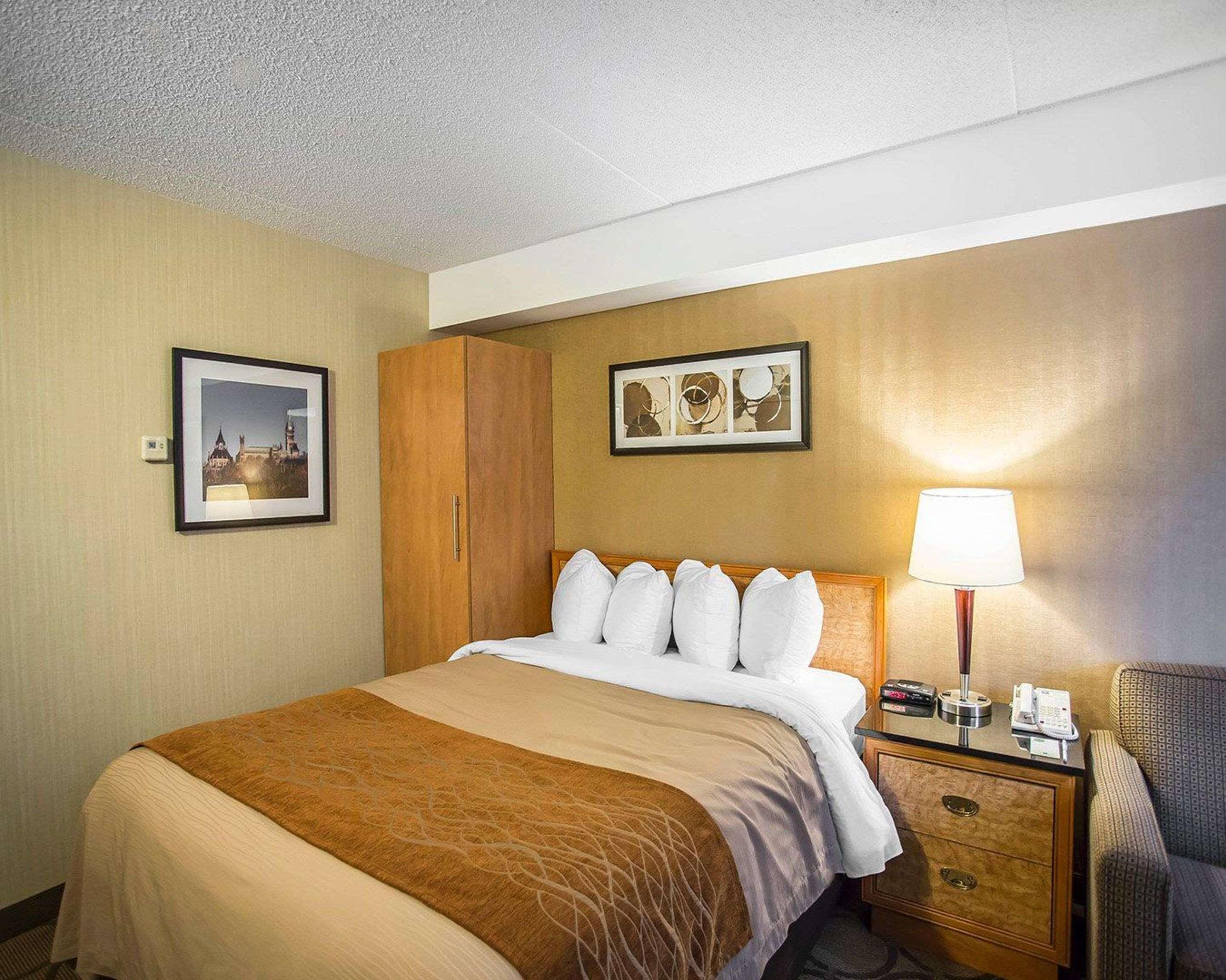 Comfort Inn West Оттава Екстер'єр фото