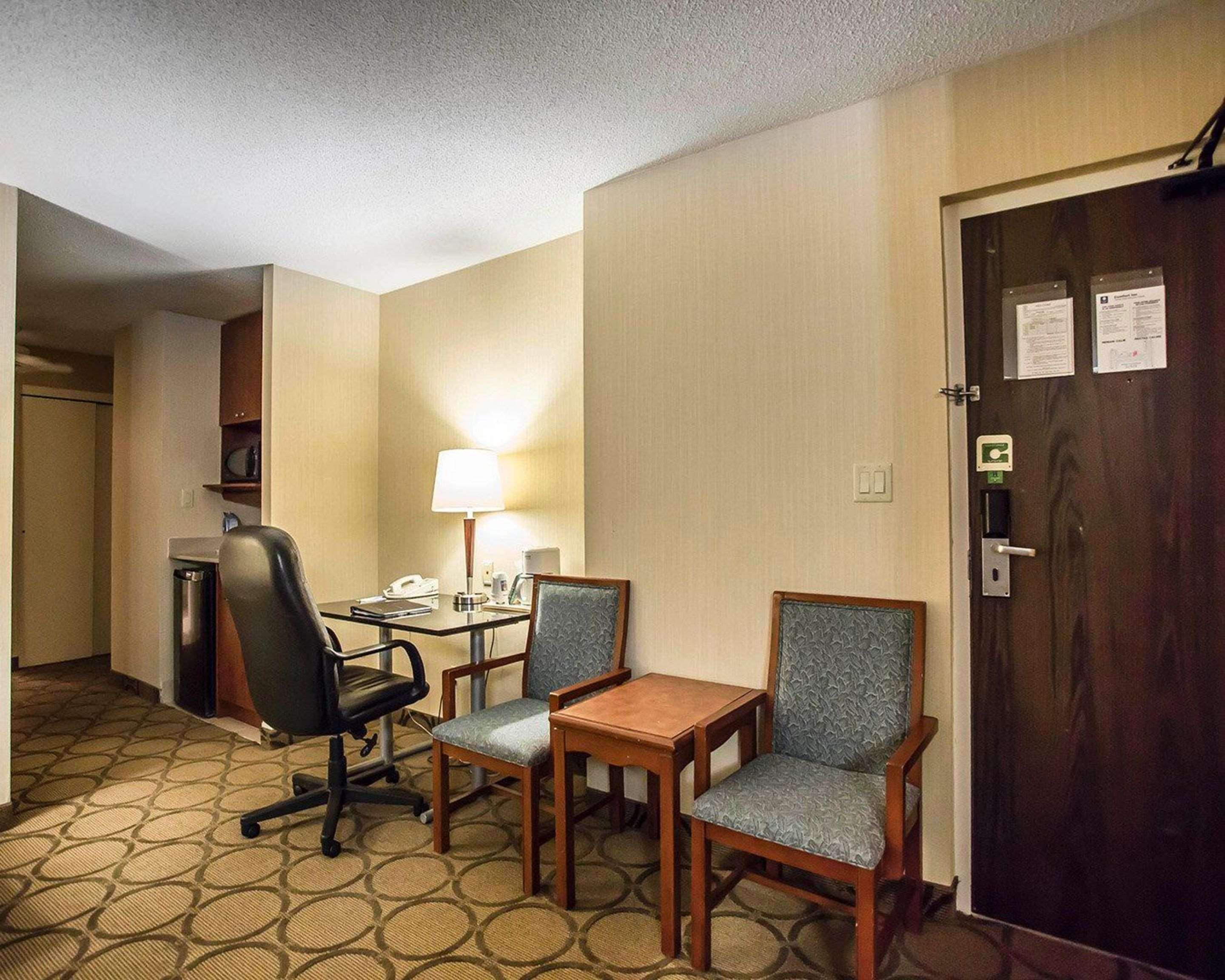 Comfort Inn West Оттава Екстер'єр фото