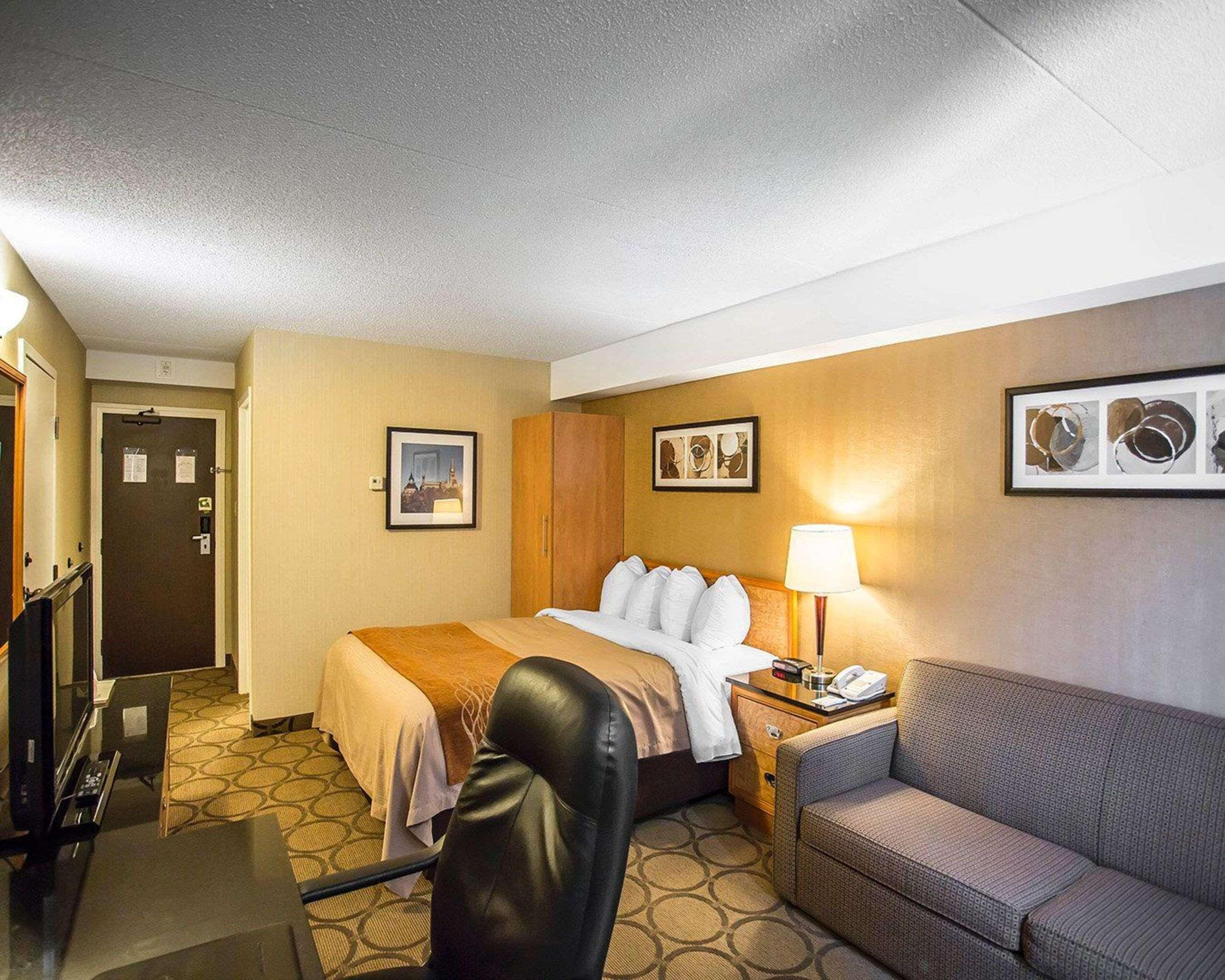 Comfort Inn West Оттава Екстер'єр фото
